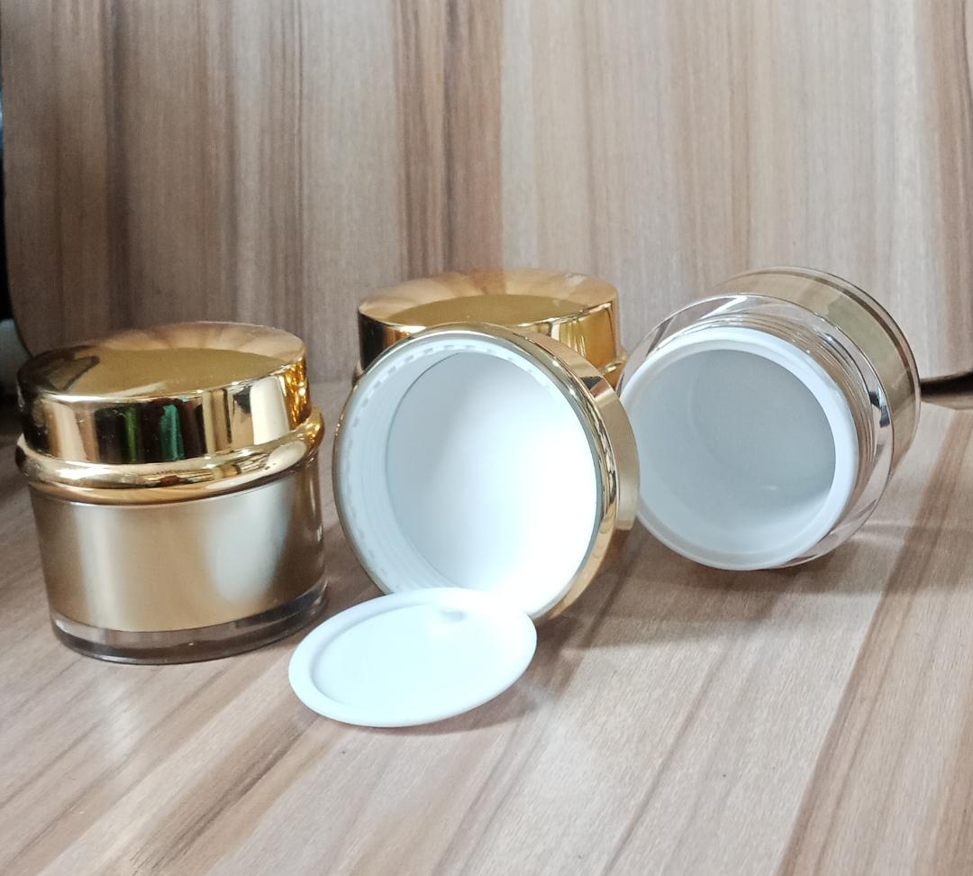 MOULDED GOLD RING CREAM CUP