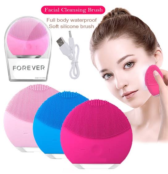 SILICONE FACIAL CLEANING BRUSH