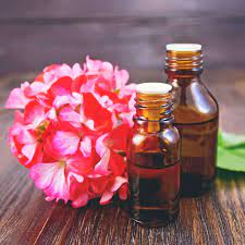 GERANIUM ESSENTIAL OIL