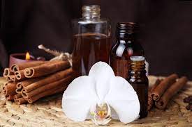 VANILLA ESSENTIAL OIL